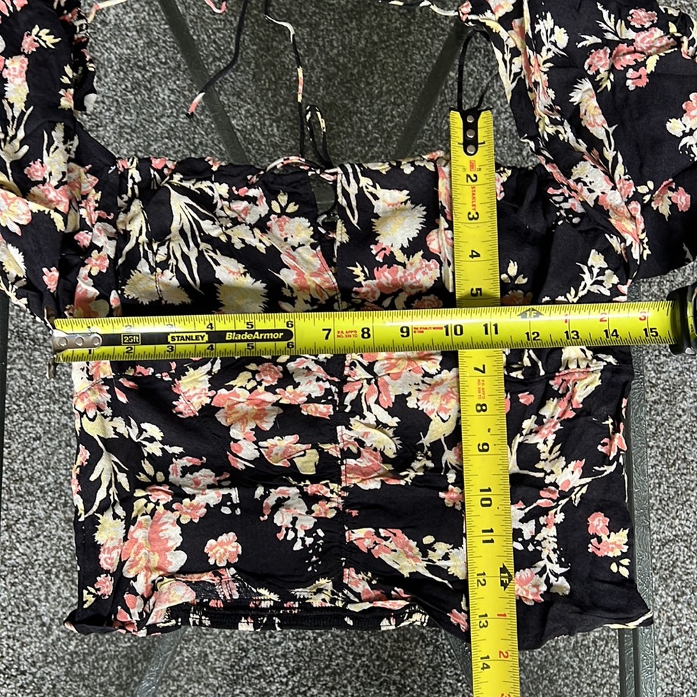 31. Hilary Printed Top in Black Combo - Picture 6 of 7